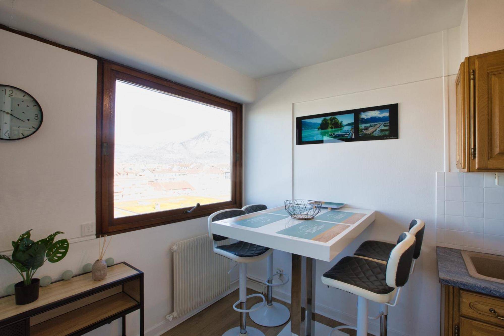 Le Sommet Citadin Avec Vue Lägenhet Annecy Exteriör bild