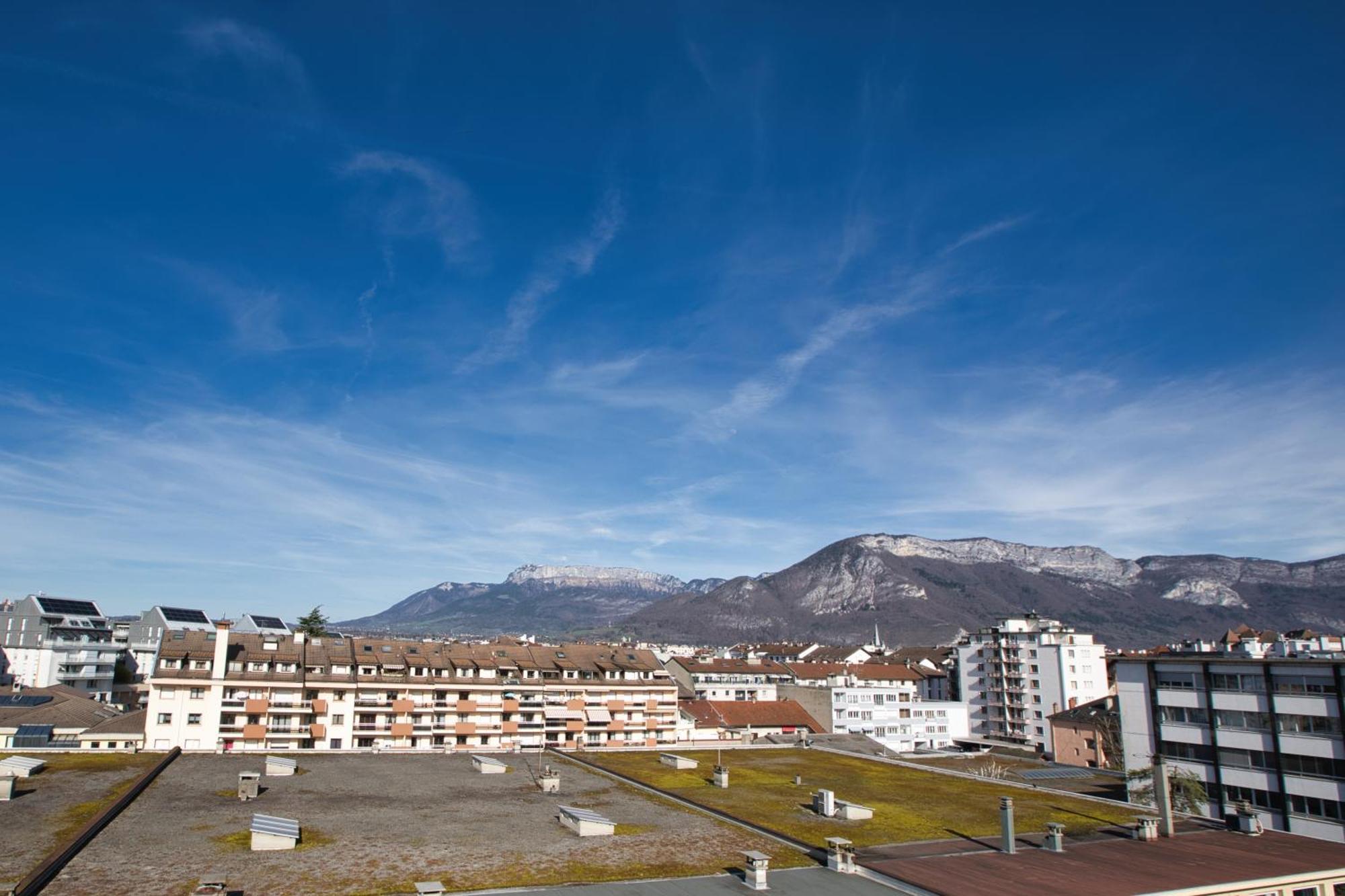 Le Sommet Citadin Avec Vue Lägenhet Annecy Exteriör bild