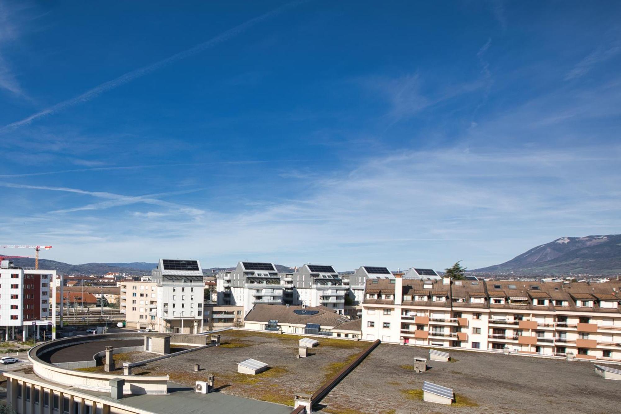 Le Sommet Citadin Avec Vue Lägenhet Annecy Exteriör bild